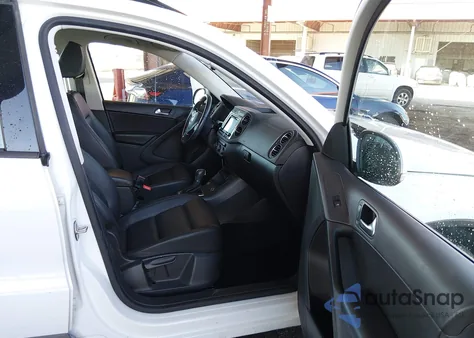 2017 Volkswagen Tiguan 2.0T/2.0T S z USA, uszkodzony, nr VIN WVGBV7AX6HK010137